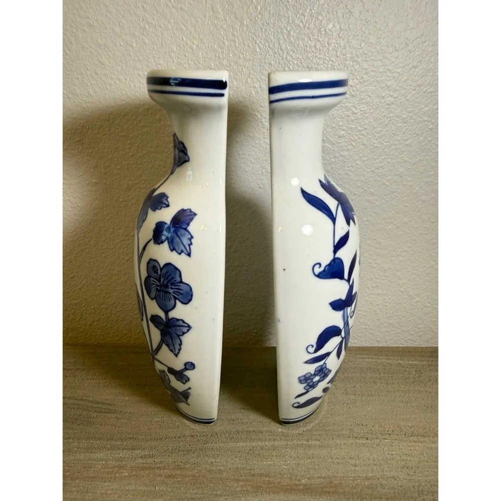 Set of 2 Vintage Blue/White Ceramic Hanging Wall Pocket Vases Chinoiserie style